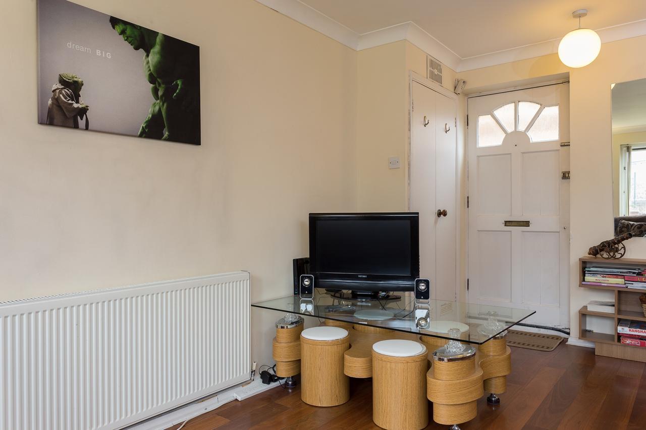 Lovely 2Bd House Near Wapping Station Apartment Londra Exterior foto